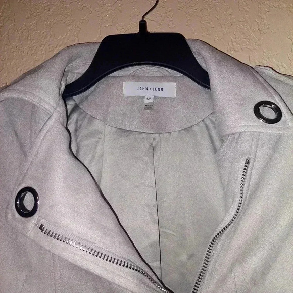 John + Jenn Faux Suede Moto Jacket Gray with Grommet Detail size S - Picture 7 of 10